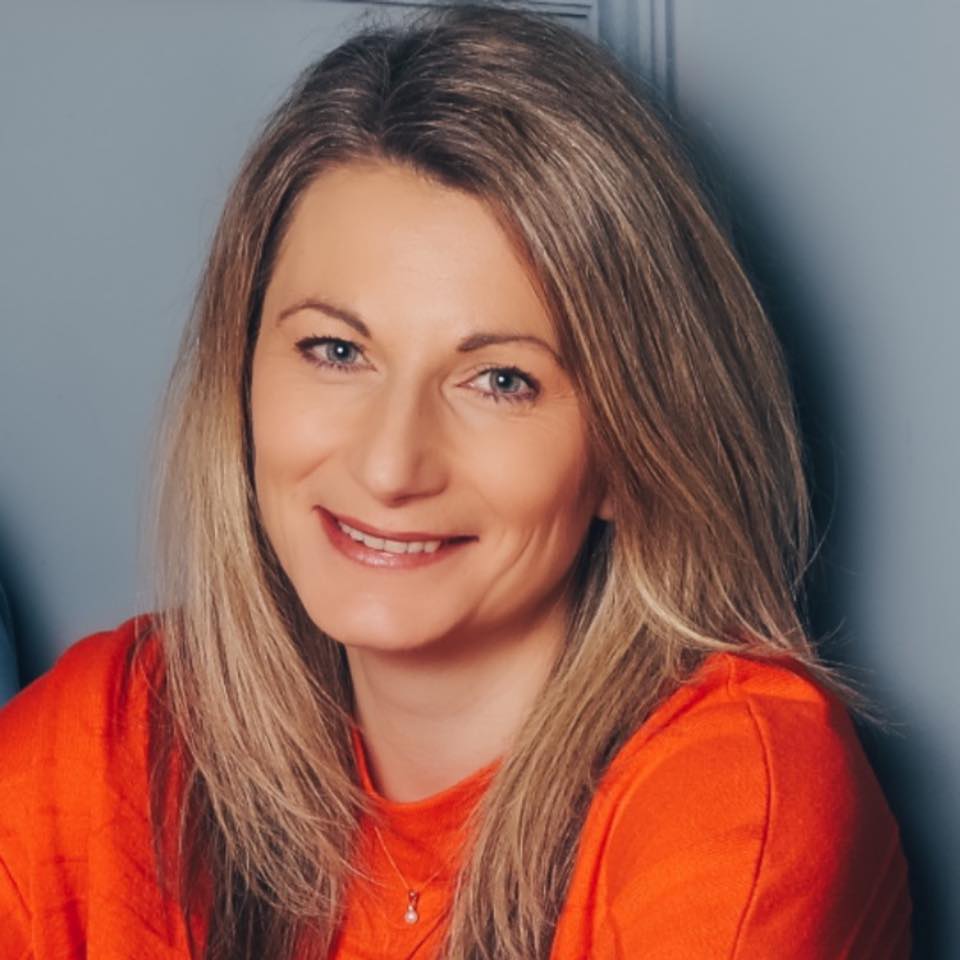 Julia F. - Mongoose AV Client